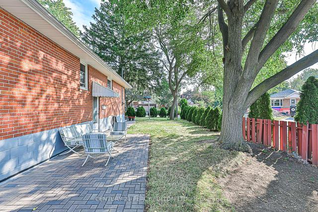 21 Willowhurst Cres, House detached with 3 bedrooms, 2 bathrooms and 4 parking in Toronto ON | Image 20