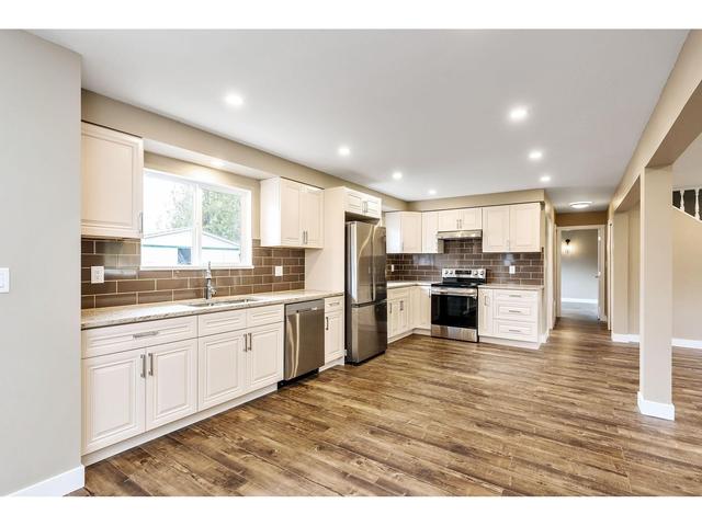 26274 24 Avenue, House detached with 4 bedrooms, 3 bathrooms and 9 parking in Langley BC | Image 2