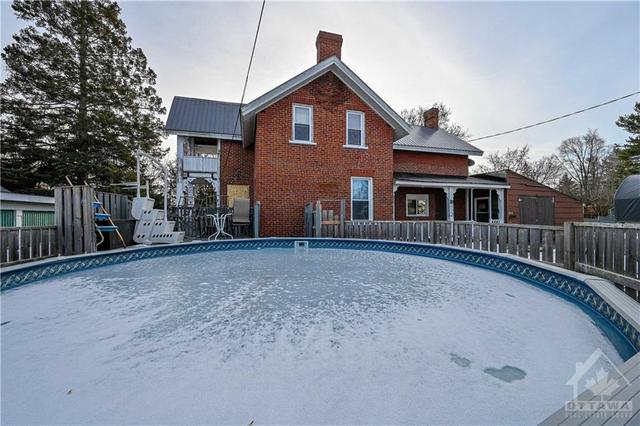 10 Vancourtland Street S, House detached with 3 bedrooms, 2 bathrooms and 6 parking in Arnprior ON | Image 30