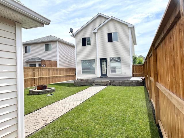 142 Inverness Lane Se, House detached with 3 bedrooms, 3 bathrooms and 2 parking in Calgary AB | Image 36