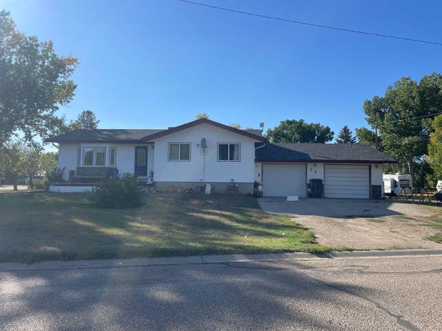 336 6 Avenue, House detached with 4 bedrooms, 2 bathrooms and 6 parking in Bassano AB | Image 1