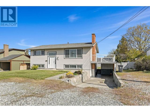 590 Hollydell Road, House detached with 4 bedrooms, 2 bathrooms and 6 parking in Kelowna BC | Image 1