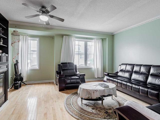 7 Brisby Mews, Townhouse with 3 bedrooms, 4 bathrooms and 1 parking in Toronto ON | Image 25