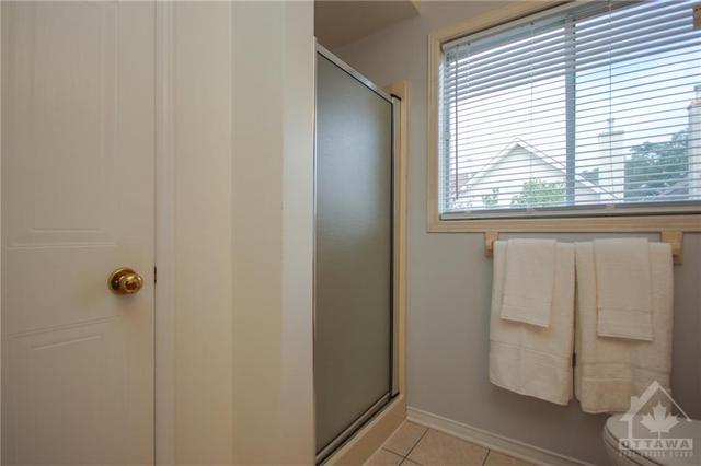 6354 Sablewood Place, Townhouse with 3 bedrooms, 3 bathrooms and 3 parking in Ottawa ON | Image 18