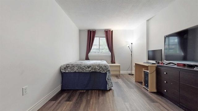 55 - 130 Ling Rd, Townhouse with 3 bedrooms, 2 bathrooms and 1 parking in Toronto ON | Image 15