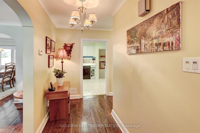 32 Anglesey Blvd, House detached with 3 bedrooms, 3 bathrooms and 8 parking in Toronto ON | Image 12