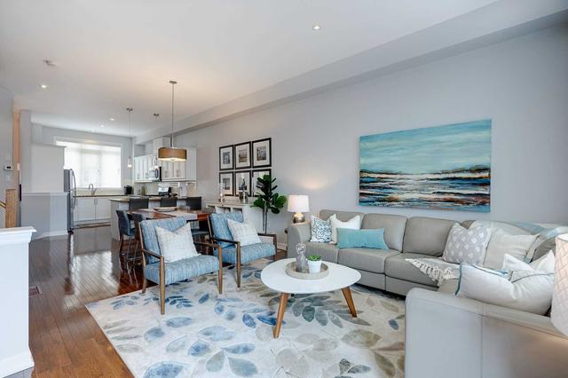 7 Tompkins Mews, House attached with 3 bedrooms, 2 bathrooms and 2 parking in Toronto ON | Image 2