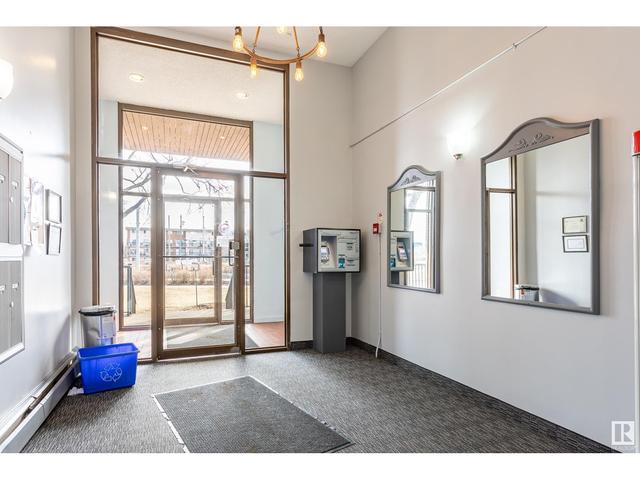 301 - 10740 105 St Nw, Condo with 1 bedrooms, 1 bathrooms and 1 parking in Edmonton AB | Image 3