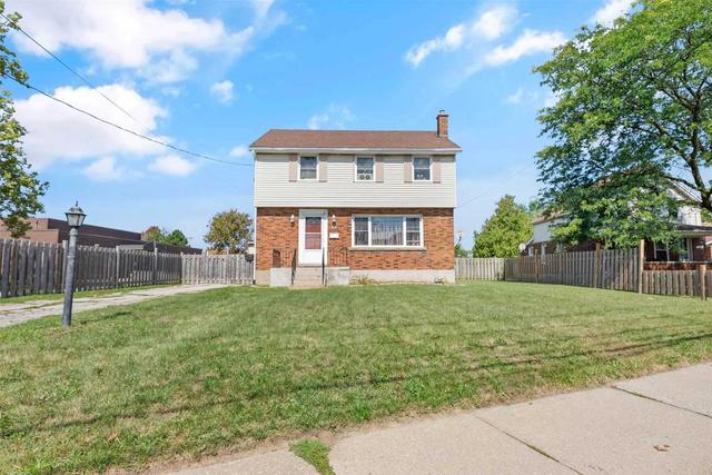369 Carlton St, House detached with 3 bedrooms, 2 bathrooms and 3 parking in St. Catharines ON | Image 17