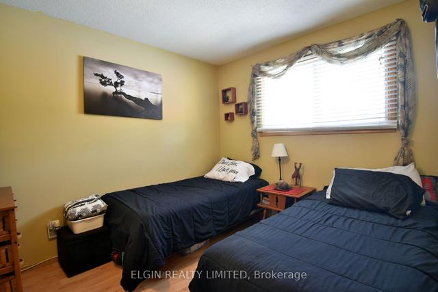 58 Ponderosa Cres, House detached with 3 bedrooms, 2 bathrooms and 5 parking in London ON | Image 5