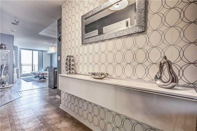 LphN - 8 Rosebank Dr, Condo with 1 bedrooms, 1 bathrooms and 1 parking in Toronto ON | Image 3