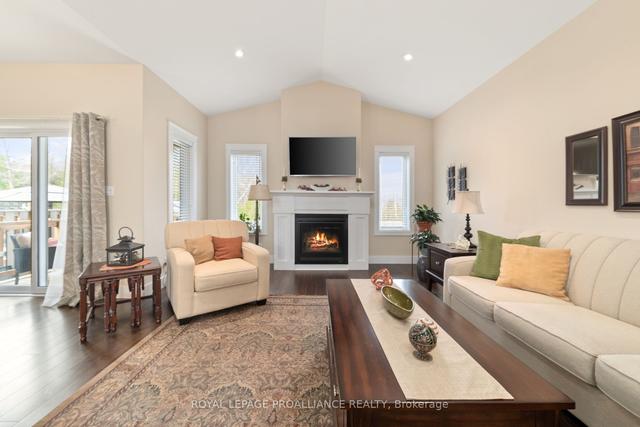 26 Rowan Pl, House detached with 2 bedrooms, 3 bathrooms and 6 parking in Quinte West ON | Image 6