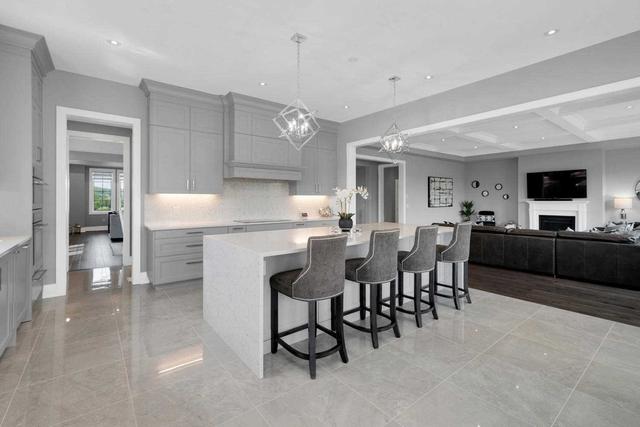 47 Robinson Preserve Crt, House detached with 4 bedrooms, 6 bathrooms and 19 parking in Caledon ON | Image 2