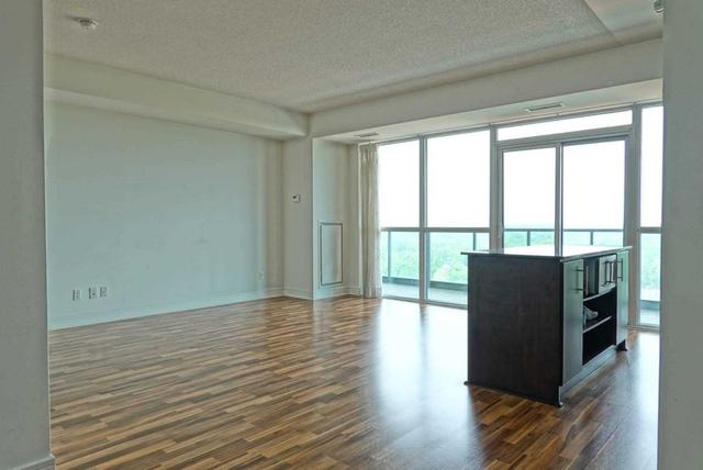 lph3 - 35 Brian Peck Cres, Condo with 1 bedrooms, 1 bathrooms and 1 parking in Toronto ON | Image 1
