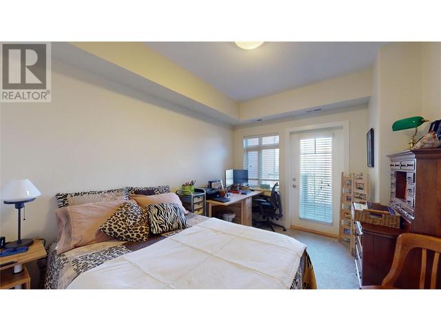 205 - 3996 Beach Avenue, Condo with 2 bedrooms, 2 bathrooms and 1 parking in Peachland BC | Image 15