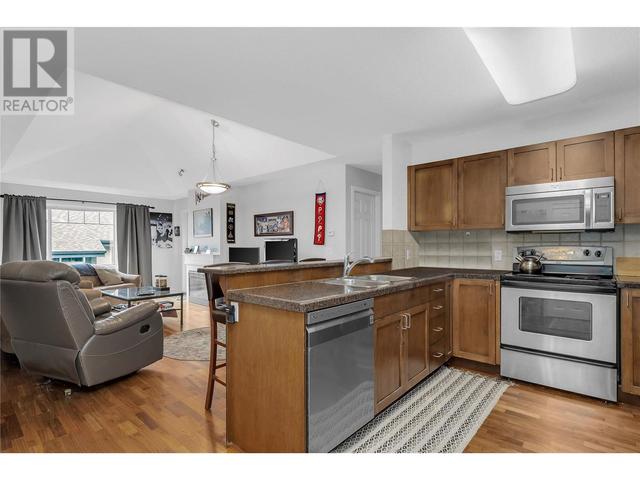208 - 633 Lequime Road, Condo with 2 bedrooms, 2 bathrooms and 1 parking in Kelowna BC | Image 2