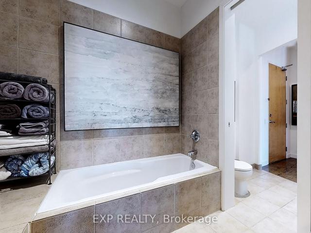 747 - 155 Dalhousie St, Condo with 2 bedrooms, 1 bathrooms and 1 parking in Toronto ON | Image 8