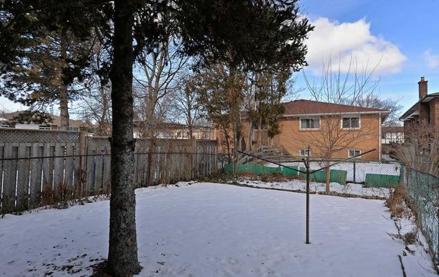 42 Huntingdale Blvd, Townhouse with 4 bedrooms, 2 bathrooms and 2 parking in Toronto ON | Image 17