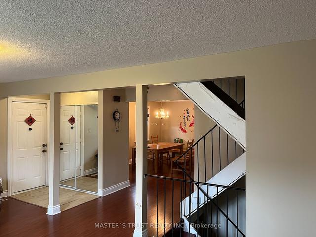 32 - 20 Brimwood Blvd, Townhouse with 3 bedrooms, 3 bathrooms and 2 parking in Toronto ON | Image 3