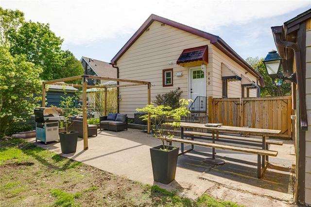 946 Lorne Avenue, House detached with 3 bedrooms, 1 bathrooms and 7 parking in London ON | Image 37