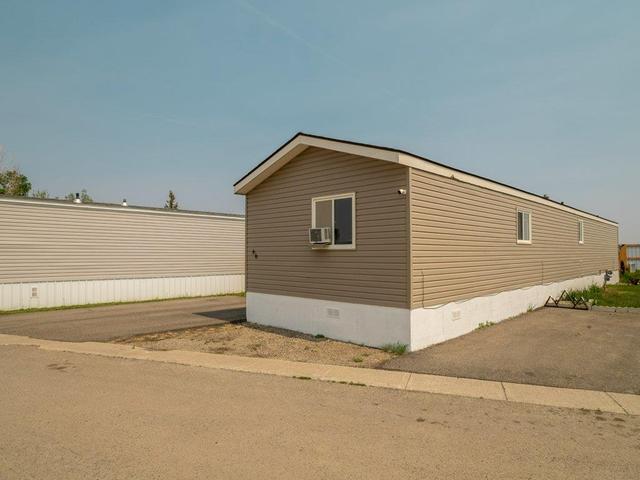 66 - 2715 Westside Drive W, Home with 3 bedrooms, 2 bathrooms and 2 parking in Lethbridge AB | Image 35