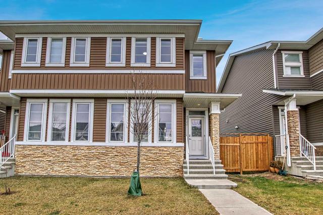 363 Redstone Drive Ne, Home with 3 bedrooms, 2 bathrooms and 2 parking in Calgary AB | Image 2