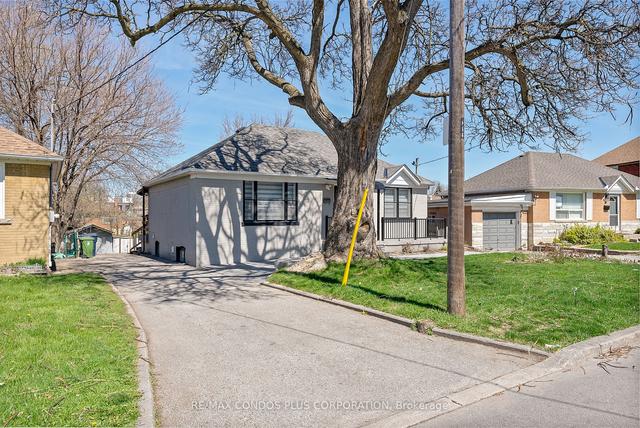 56 Lovilla Blvd, House detached with 3 bedrooms, 2 bathrooms and 3 parking in Toronto ON | Image 1