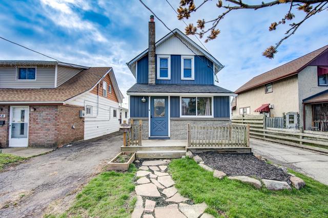 632 Steele St, House detached with 2 bedrooms, 1 bathrooms and 3 parking in Port Colborne ON | Image 1