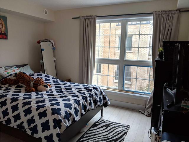 Th#55 - 220 Brandon Ave, House attached with 3 bedrooms, 3 bathrooms and null parking in Toronto ON | Image 12