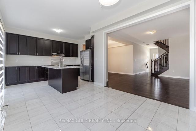 58 Faust Rdge, House detached with 4 bedrooms, 4 bathrooms and 2 parking in Vaughan ON | Image 8