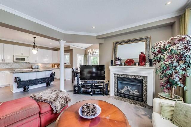 2456 Prince Michael Dr, House attached with 3 bedrooms, 4 bathrooms and 4 parking in Oakville ON | Image 2