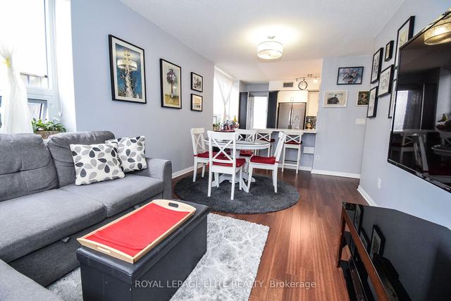 203 - 4 Elsinore Path, Condo with 2 bedrooms, 1 bathrooms and 1 parking in Toronto ON | Image 6