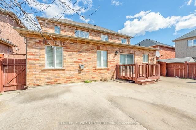 3 Carmel Cres, House detached with 4 bedrooms, 4 bathrooms and 6 parking in Brampton ON | Image 30