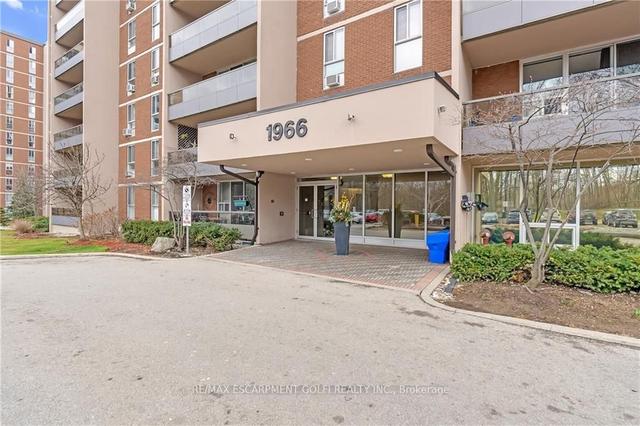 402 - 1966 Main St W, Condo with 3 bedrooms, 2 bathrooms and 1 parking in Hamilton ON | Image 12