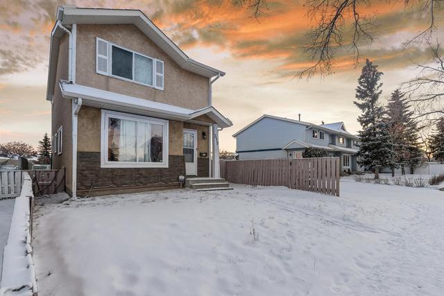 319 Falshire Drive Ne, House detached with 4 bedrooms, 2 bathrooms and 1 parking in Calgary AB | Image 4