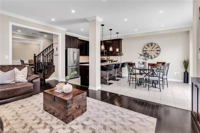 2486 Village Common Drive, House attached with 6 bedrooms, 4 bathrooms and 4 parking in Oakville ON | Image 5