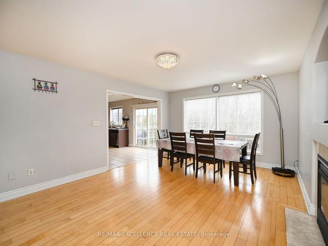 951 Donnelly St, House detached with 4 bedrooms, 4 bathrooms and 4 parking in Milton ON | Image 2