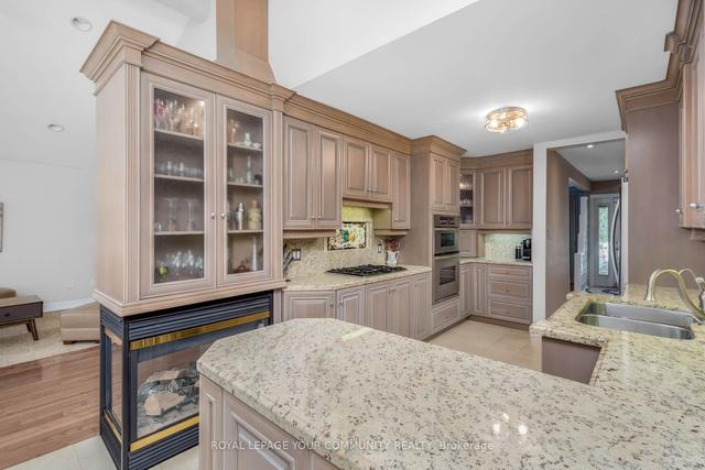 273 Ellerslie Ave, House detached with 4 bedrooms, 3 bathrooms and 4 parking in Toronto ON | Image 7