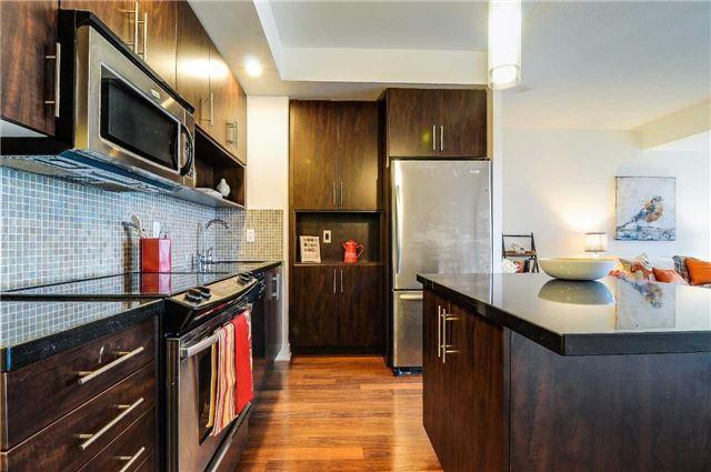 1004 - 120 Homewood Ave, Condo with 2 bedrooms, 2 bathrooms and 1 parking in Toronto ON | Image 2