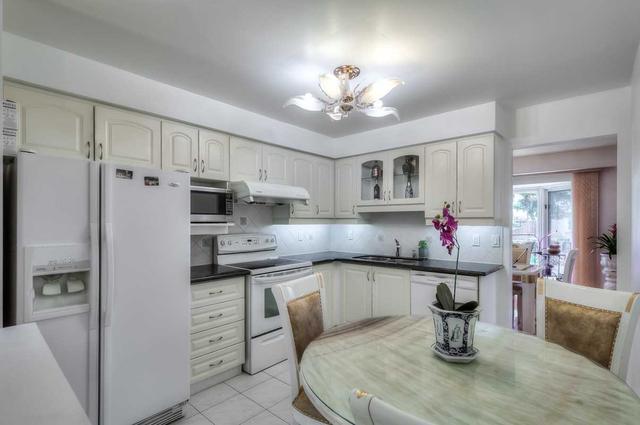 87 Roughfield Cres, House detached with 3 bedrooms, 4 bathrooms and 4 parking in Toronto ON | Image 2