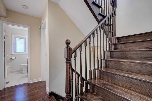 94 Dorset Rd, House detached with 3 bedrooms, 2 bathrooms and 5 parking in Toronto ON | Image 5
