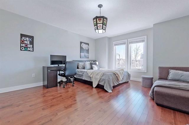 2355 Pilgrim Sq, House detached with 4 bedrooms, 4 bathrooms and 4 parking in Oshawa ON | Image 16