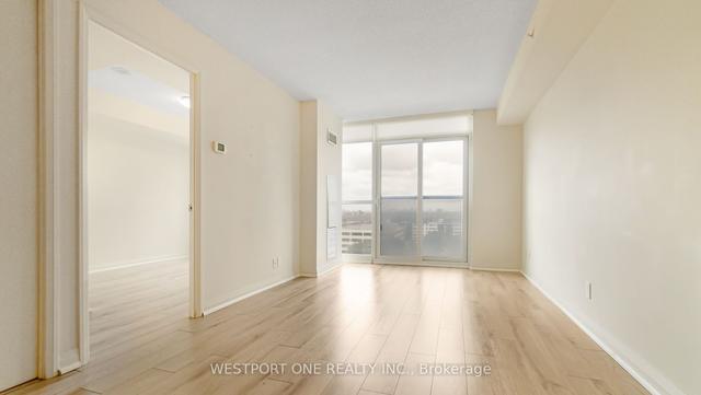 808 - 5 Valhalla Inn Rd, Condo with 1 bedrooms, 1 bathrooms and 1 parking in Toronto ON | Image 2