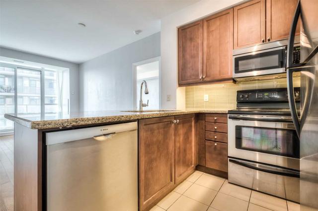 1202 - 500 St Clair Ave W, Condo with 2 bedrooms, 2 bathrooms and 1 parking in Toronto ON | Image 12