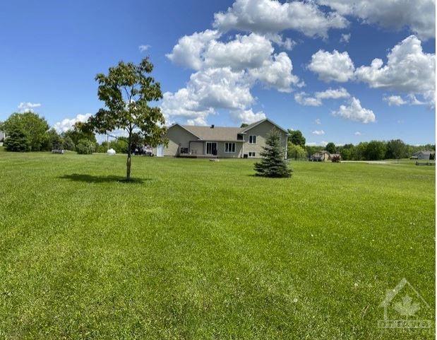 59 Horace Drive, House detached with 3 bedrooms, 3 bathrooms and 6 parking in Rideau Lakes ON | Image 2