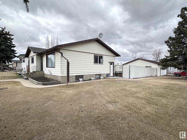 9740 99 St, House detached with 4 bedrooms, 2 bathrooms and null parking in Westlock AB | Image 43