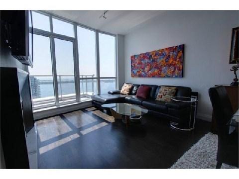 lph1 - 208 Queens Quay W, Condo with 2 bedrooms, 2 bathrooms and 1 parking in Toronto ON | Image 16
