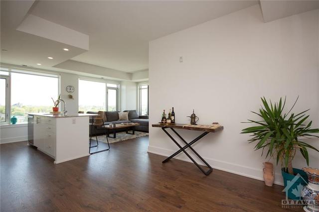 706 - 7 Marquette Avenue, Condo with 2 bedrooms, 2 bathrooms and 1 parking in Ottawa ON | Image 2