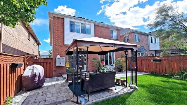 19 Hillpath Cres, House detached with 3 bedrooms, 4 bathrooms and 6 parking in Brampton ON | Image 32