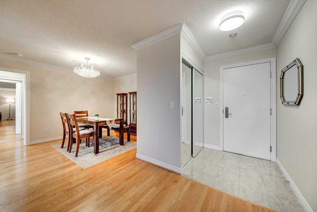 2317 - 18 Sommerset Way, Condo with 2 bedrooms, 2 bathrooms and 1 parking in Toronto ON | Image 34